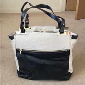 Black and white Vince Camilo handbag